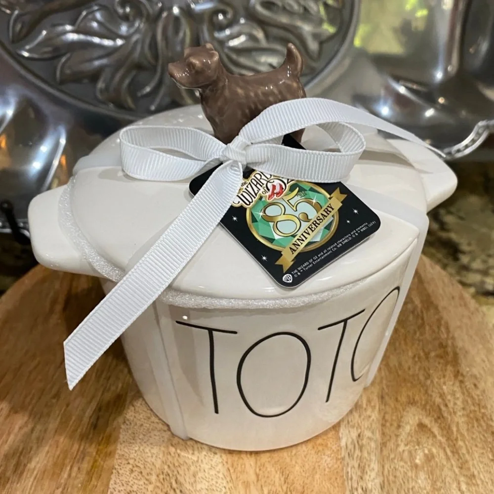 Rae Dunn Wizard of Oz TOTO figural covered ramekin/mini casserole- Brand new
